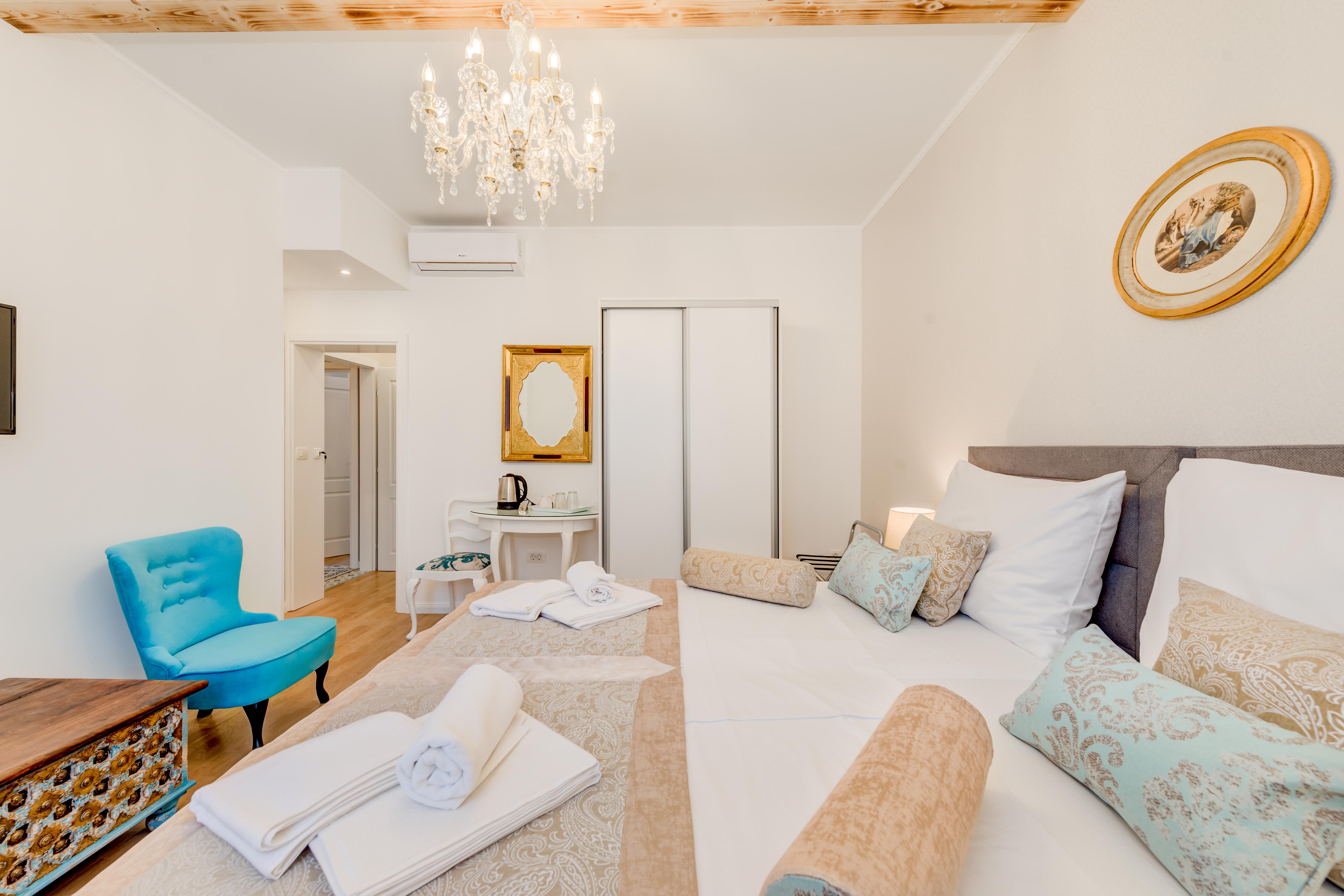 Le Monde Luxury Accommodation Сплит Екстериор снимка