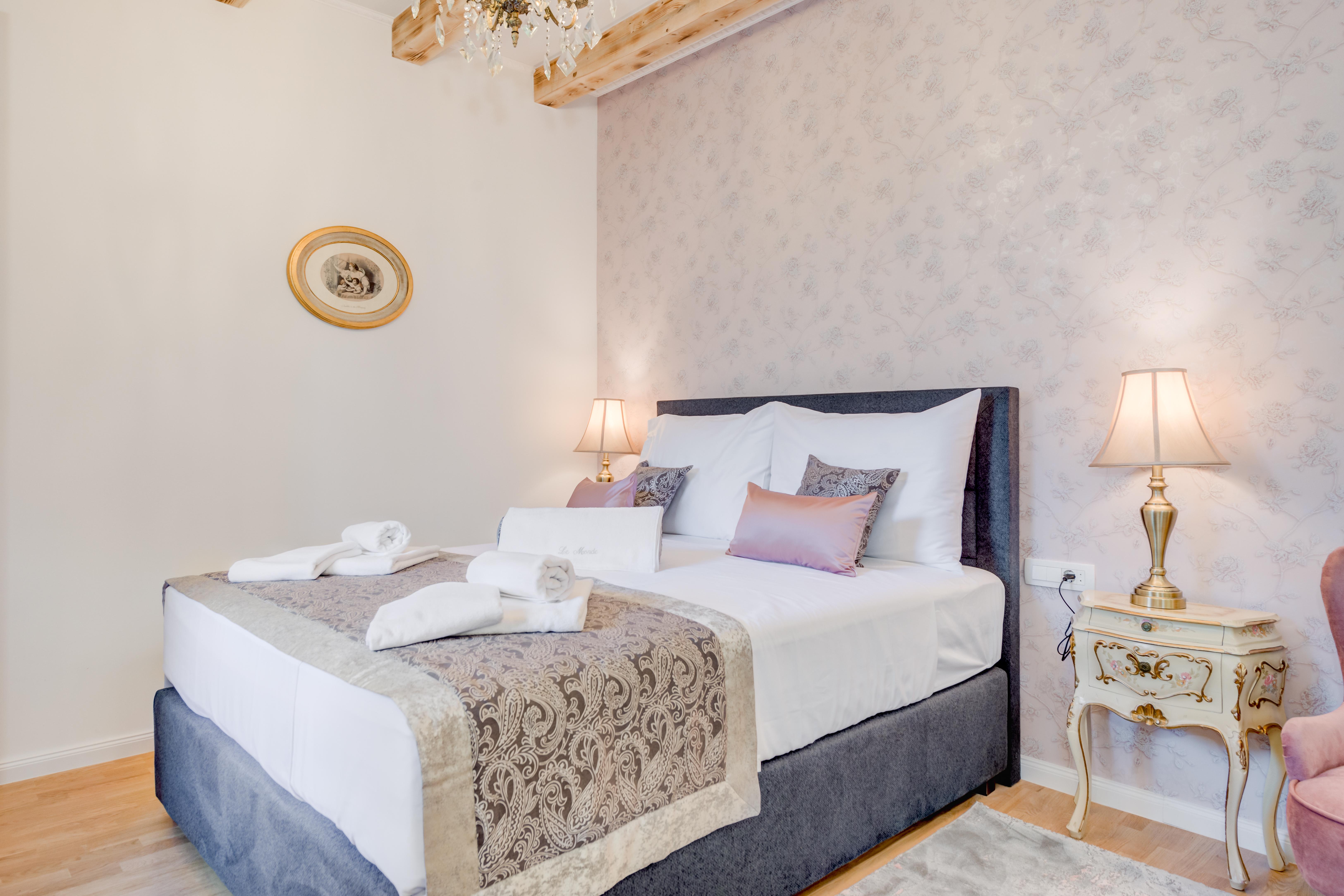 Le Monde Luxury Accommodation Сплит Екстериор снимка