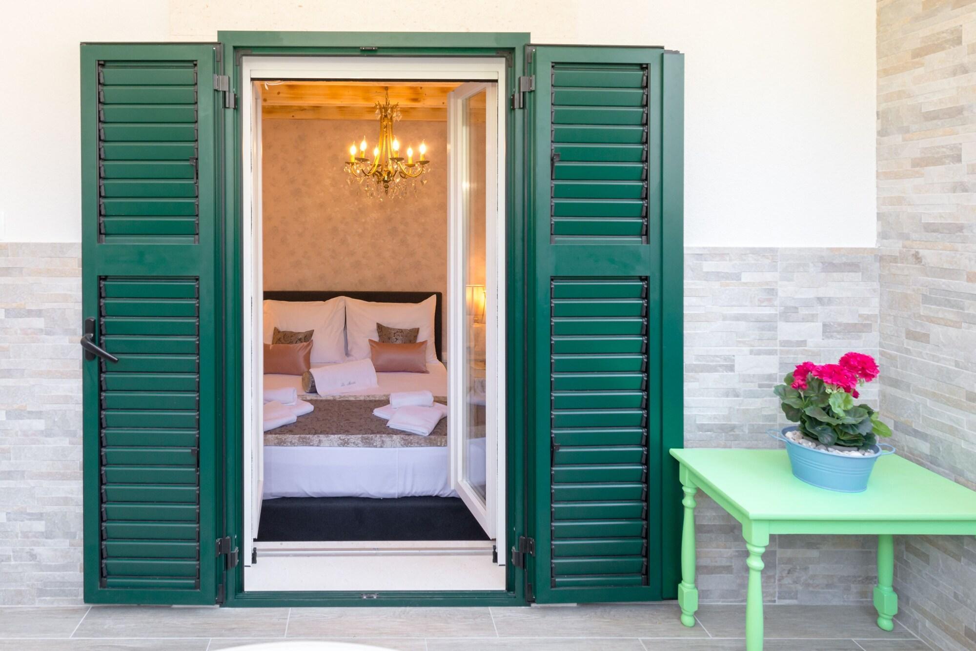 Le Monde Luxury Accommodation Сплит Екстериор снимка