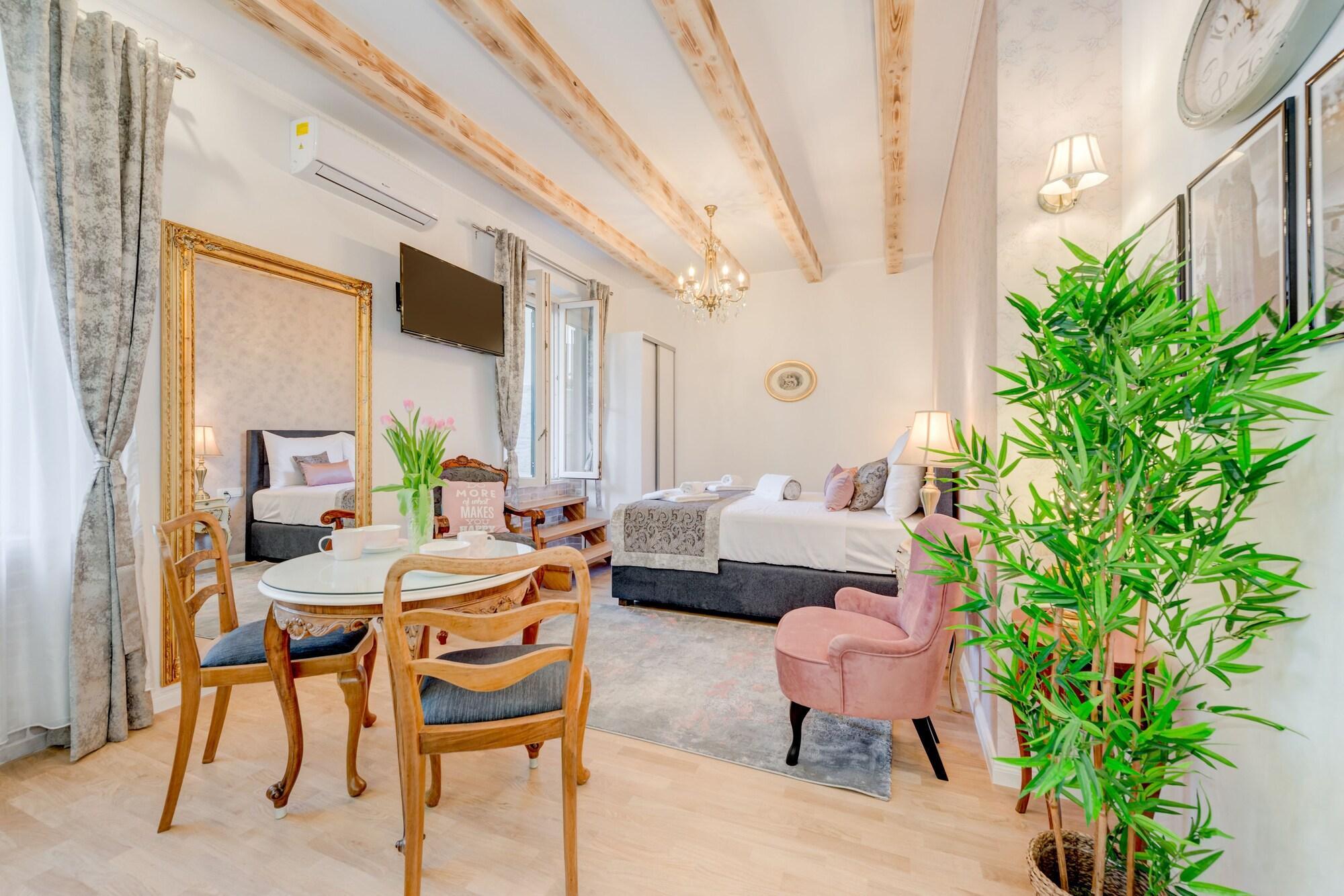 Le Monde Luxury Accommodation Сплит Екстериор снимка